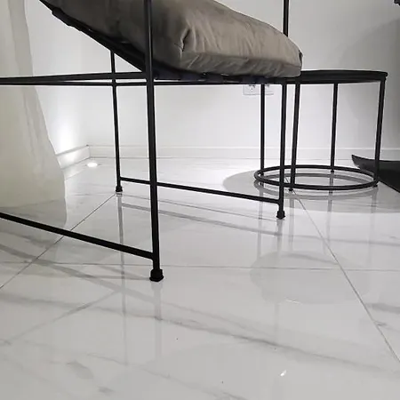 Downtown Apartment *