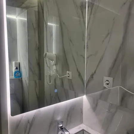 Downtown Apartment *